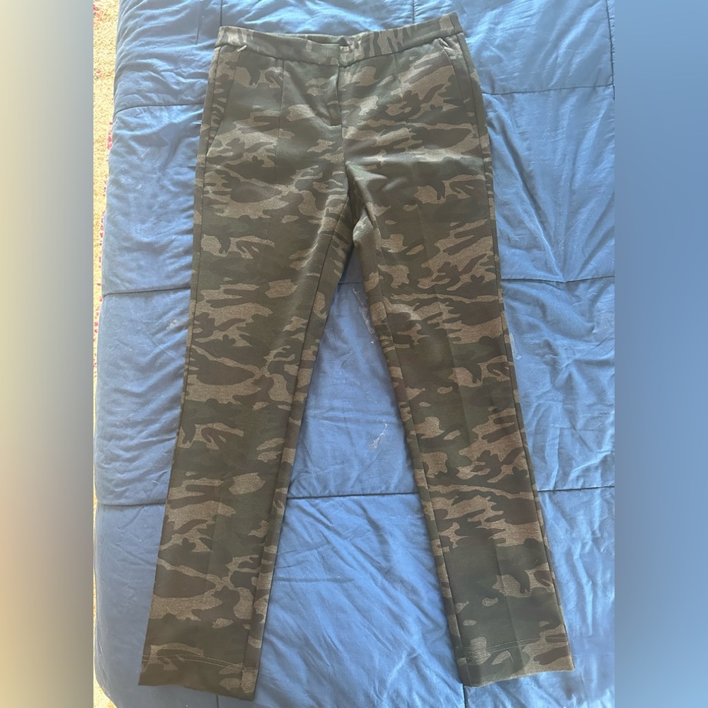 Soft Surroundings Willow Pants in Camo Size 8